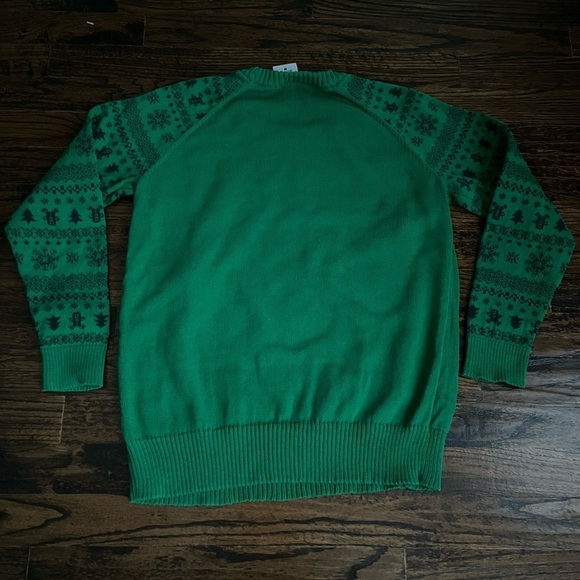 Well Worn Holiday Sweater size M - Picture 6 of 7